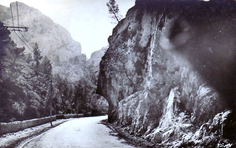 La montagne taillee dans les gorges d ollioules